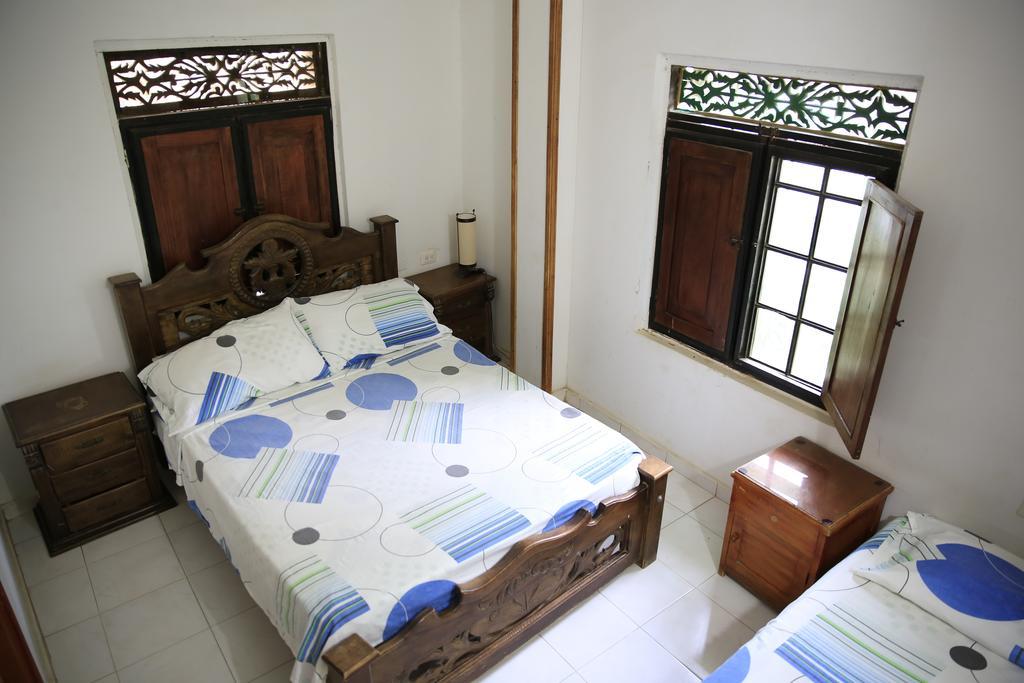 Hostal Pelikan تاجانجا المظهر الخارجي الصورة