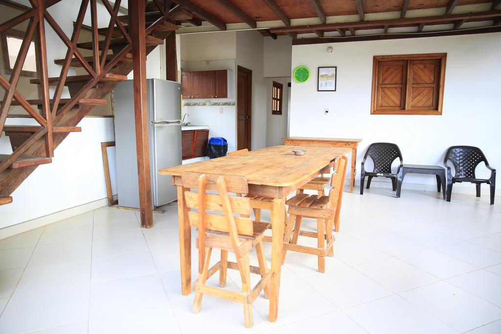 Hostal Pelikan تاجانجا المظهر الخارجي الصورة