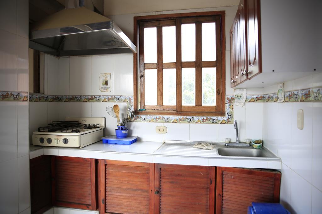 Hostal Pelikan تاجانجا المظهر الخارجي الصورة