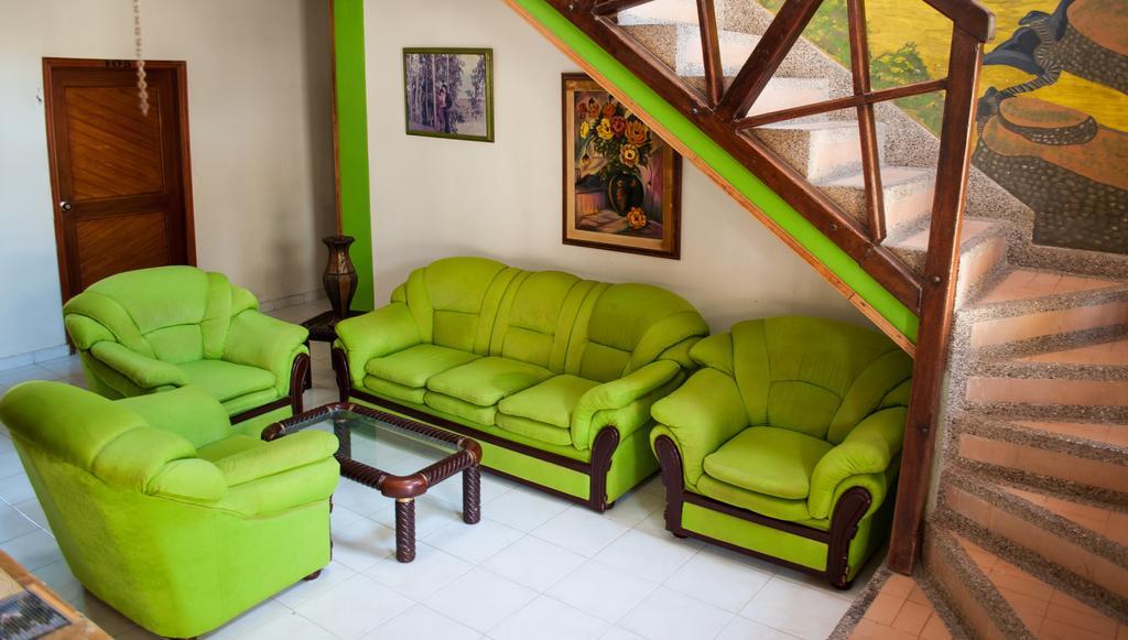 Hostal Pelikan تاجانجا المظهر الخارجي الصورة