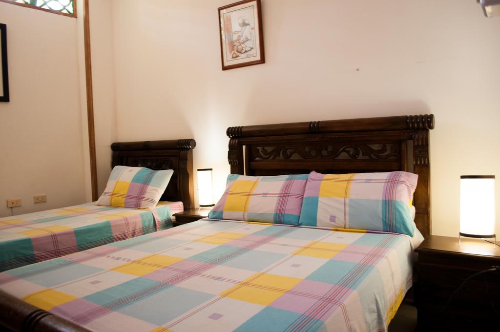 Hostal Pelikan تاجانجا المظهر الخارجي الصورة